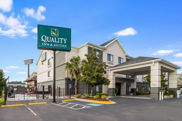 Quality Inn & Suites image 2